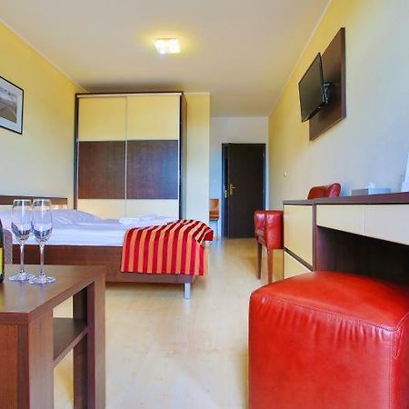 Apartman Studio Lux S Terasou Harmony V Thermal Parku Besenova S Vyhladom Na Bazeny Dış mekan fotoğraf